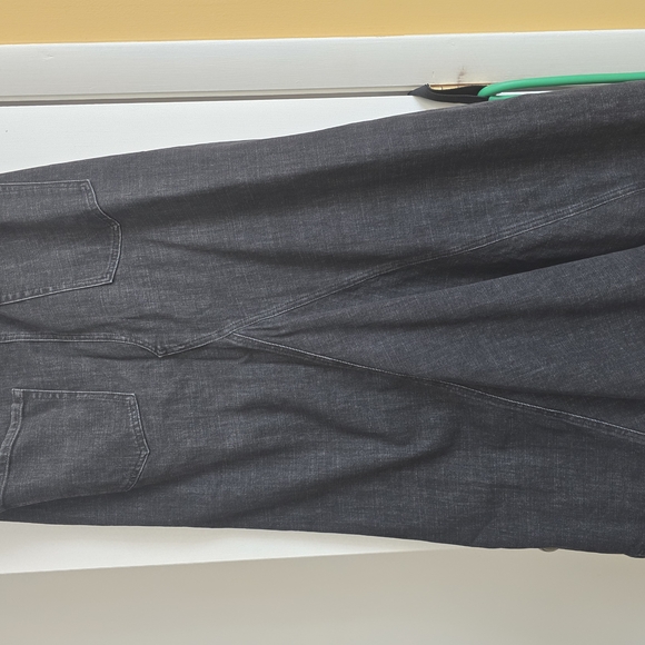 NWT Banana Republic Black Denim Midi Skirt - Picture 3 of 6